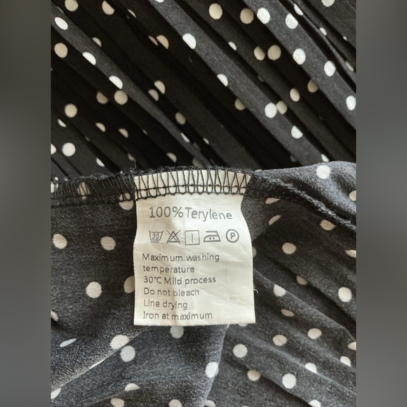 Vintage 90s, Y2K Elegant Black and White Midi A-Line Skirt for Night Out - Picture 7 of 10